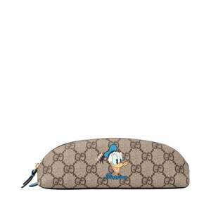https://dbiyorq10n2b9.cloudfront.net/product-images/ACCGUC0215/GUCCI-X-DISNEY-GG-Supreme-Donald-Duck-Pencil-Case_1.jpg.webp