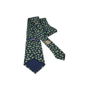 https://dbiyorq10n2b9.cloudfront.net/product-images/ACCHER0017/HERMES-Green-Tomatoes-Silk-Tie-Blue-back.jpg.webp