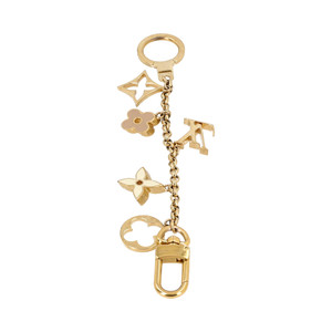 https://dbiyorq10n2b9.cloudfront.net/product-images/ACCLV0101/LOUIS-VUITTON-Fleur-De-Monogram-Charm-Chain-Gold-Tone_2.jpg.webp