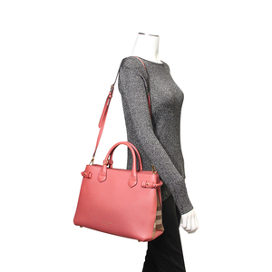 https://dbiyorq10n2b9.cloudfront.net/product-images/BAGBUR0073/BURBERRY-LeatherCheck-Medium-Banner-Tote-Coral-Red-1.jpg.webp