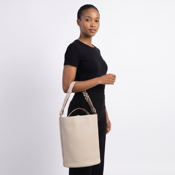 Leather Medium Bucket Bag Cream