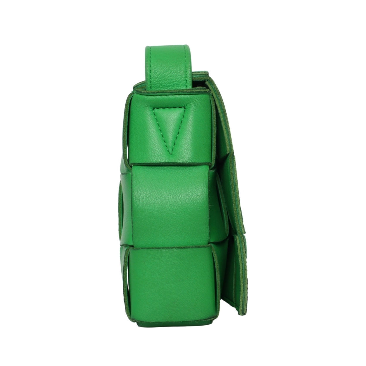 BOTTEGA VENETA Leather Cassette Bag Green | Luxity