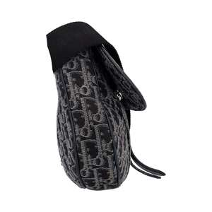 https://dbiyorq10n2b9.cloudfront.net/product-images/BAGCD0042/CHRISTIAN-DIOR-Oblique-Jacquard-Saddle-Bag-Blue_3.jpg.webp