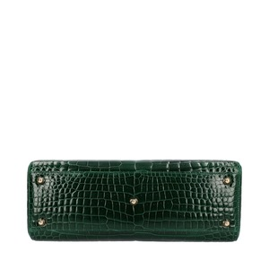 https://dbiyorq10n2b9.cloudfront.net/product-images/BAGCD0064/CHRISTIAN-DIOR-Crocodile-Haute-Maroquinerie-Large-Lady-Dior-Tote-Green_6.jpg.webp