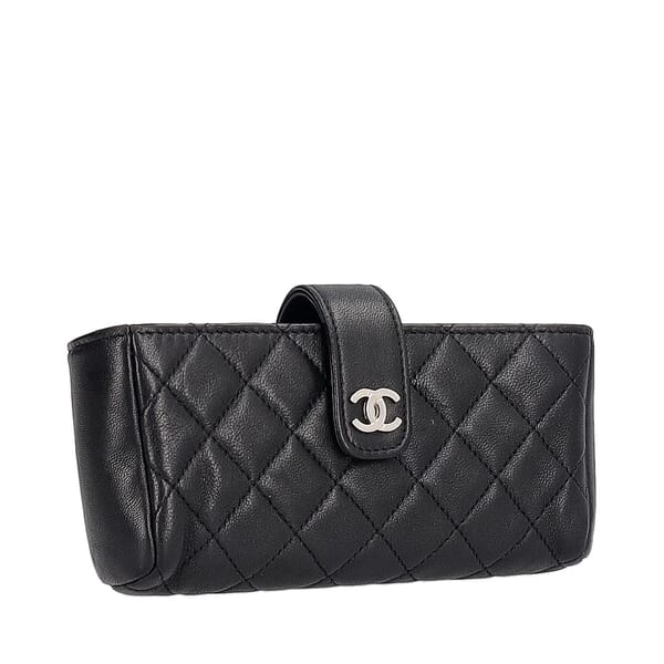 Quilted Lambskin Pouch Black