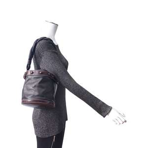 https://dbiyorq10n2b9.cloudfront.net/product-images/BAGFEN0084/FENDI-Leather-Palazzo-Bucket-Bag-Black-1.jpg.webp