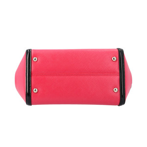 https://dbiyorq10n2b9.cloudfront.net/product-images/BAGFER0020/SALVATORE-FERRAGAMO-Leather-Carrie-Satchel-Black-Pink_6.jpg.webp