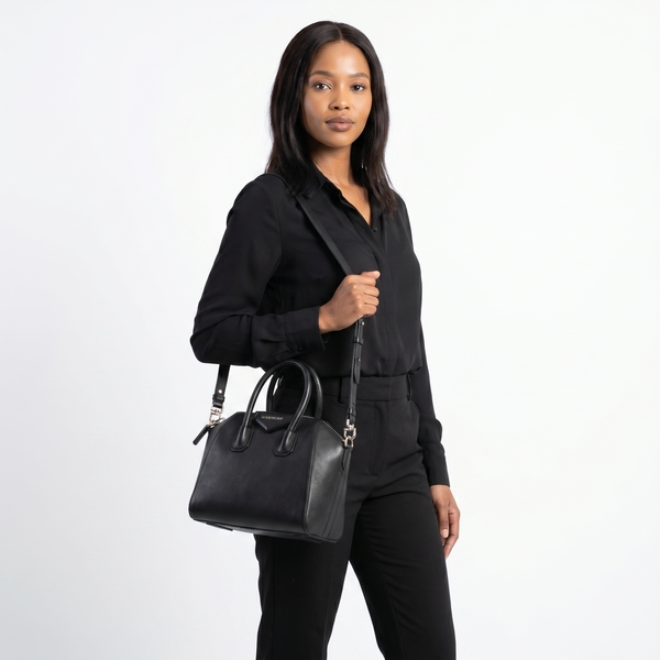 Leather Small Antigona Tote Black