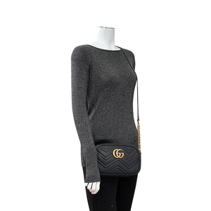 https://dbiyorq10n2b9.cloudfront.net/product-images/BAGGUC0113/GUCCI-GG-Marmont-Matelasse-Small-Shoulder-Bag-Black-Mannequin.jpg.webp