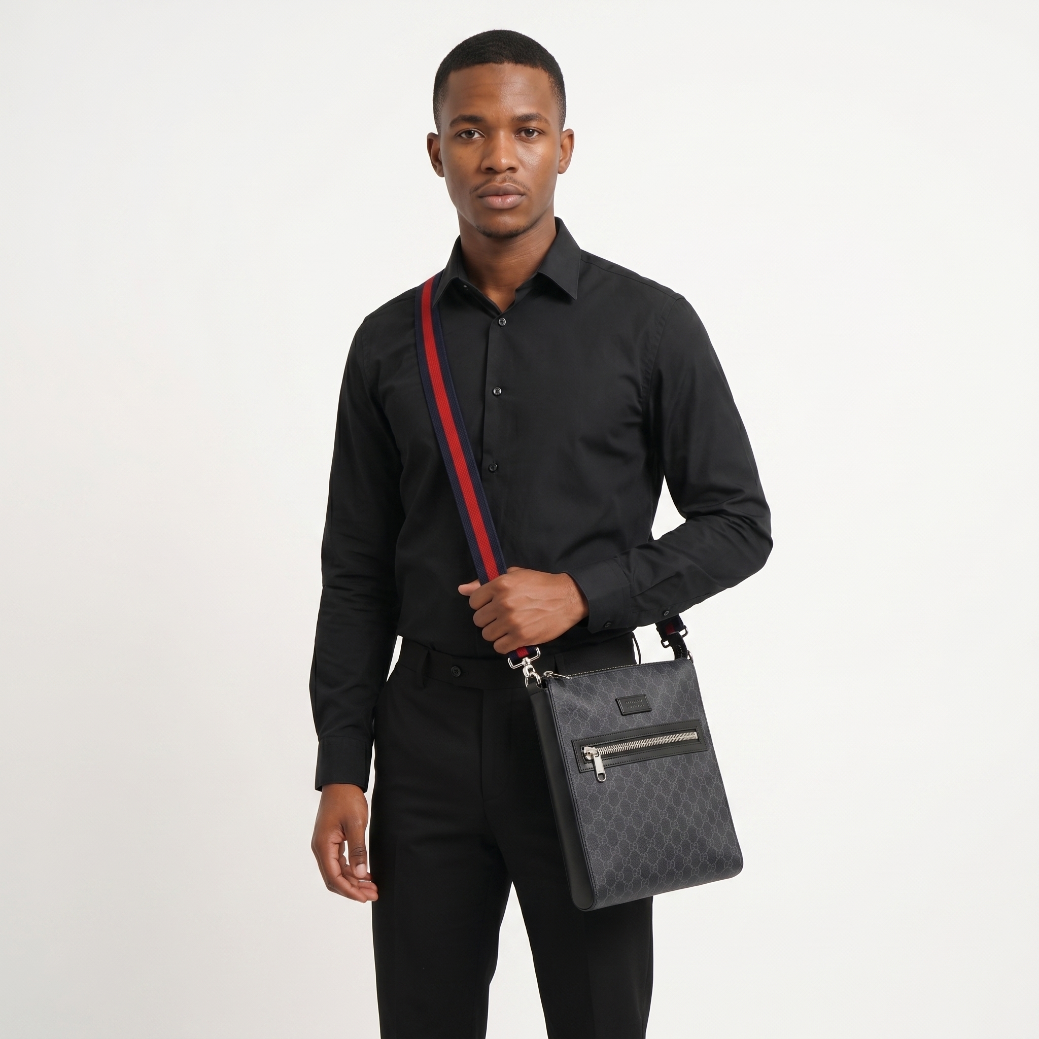 GUCCI Supreme GG Medium Messenger Black/Grey | Luxity