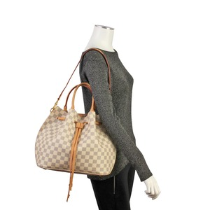 https://dbiyorq10n2b9.cloudfront.net/product-images/BAGLV0058/LOUIS-VUITTON-Damier-Azur-Girolata-mannequin-1.jpg.webp