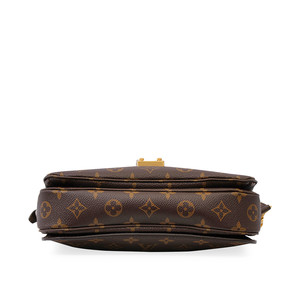 https://dbiyorq10n2b9.cloudfront.net/product-images/BAGLV0145/LOUIS-VUITTON-Monogram-Pochette-Metis-bottom.jpg.webp