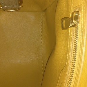 https://dbiyorq10n2b9.cloudfront.net/product-images/BAGLV0328/LOUIS-VUITTON-Monogram-Ostrich-Lizard-Majestueux-Tote-MM-Limited-Edition-interior-1.jpeg.webp