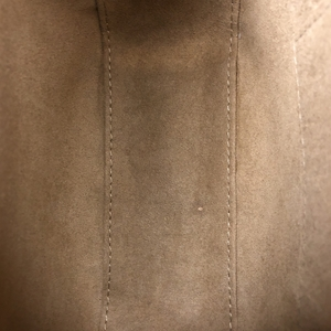 https://dbiyorq10n2b9.cloudfront.net/product-images/BAGLV0484/LOUIS-VUITTON-Monogram-Petite-Boite-Chapeau-1.jpg.webp