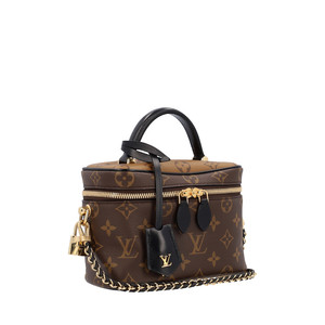 https://dbiyorq10n2b9.cloudfront.net/product-images/BAGLV0627/LOUIS-VUITTON-Monogram-Vanity-PM_2..jpg.webp