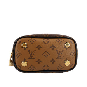https://dbiyorq10n2b9.cloudfront.net/product-images/BAGLV0627/LOUIS-VUITTON-Monogram-Vanity-PM_6..jpg.webp