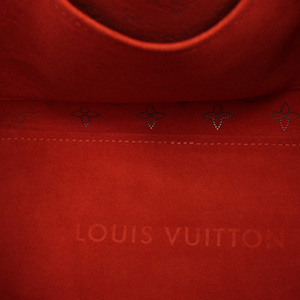 https://dbiyorq10n2b9.cloudfront.net/product-images/BAGLV0869/LOUIS-VUITTON-Mahina-Girolata-Ciel.jpg.webp