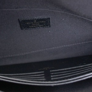 https://dbiyorq10n2b9.cloudfront.net/product-images/BAGLV1136/LOUIS-VUITTON-Empreinte-Felicie-Pochette-Noir.jpg.webp