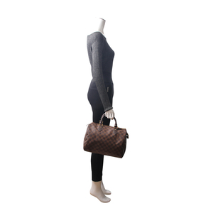 https://dbiyorq10n2b9.cloudfront.net/product-images/BAGLV2434/FBdBk49u6ra3j9WYVRTrLx2CS1SDJiQ4G896RTta_1735886651.webp