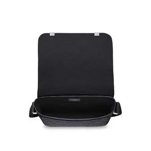 https://dbiyorq10n2b9.cloudfront.net/product-images/BAGLV244/LOUIS-VUITTON-Damier-Graphite-District-PM-interior.jpg.webp