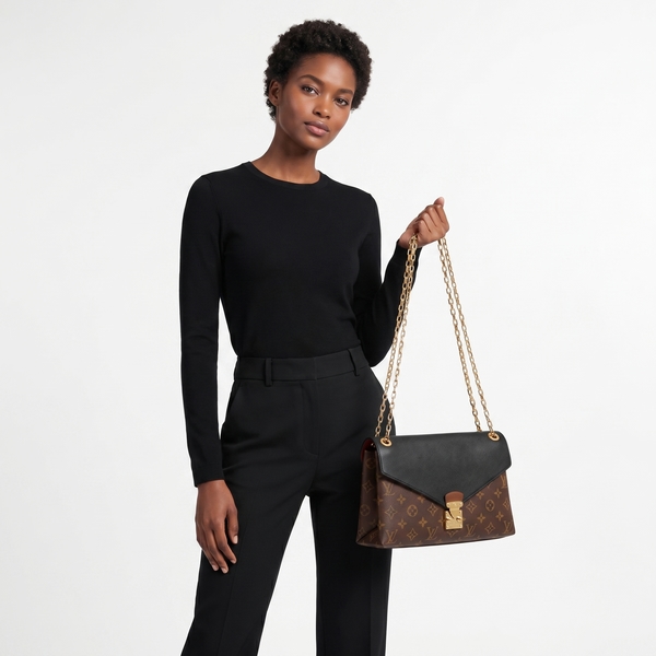Monogram Chain Pallas Black