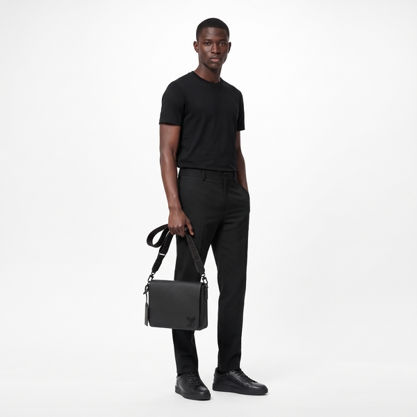 Taurillon Takeoff Messenger Black