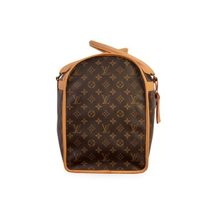 https://dbiyorq10n2b9.cloudfront.net/product-images/BAGLV841/LOUIS-VUITTON-Monogram-Dog-Carrier-50-side-2.jpg.webp