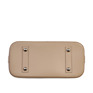 https://dbiyorq10n2b9.cloudfront.net/product-images/BAGLV853/LOUIS-VUITTON-Epi-Alma-PM-Dune-bottom.jpg.webp