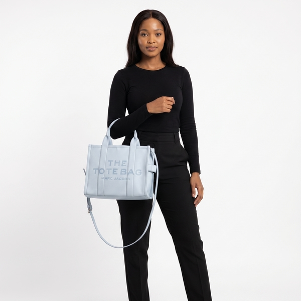 Grain Leather Medium The Tote Cloud Blue