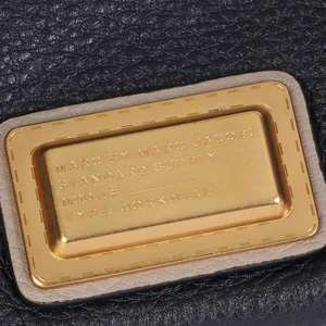 https://dbiyorq10n2b9.cloudfront.net/product-images/BAGMJ105/MARC-BY-MARC-JACOBS-Classic-Q-Percy-Block-Mini-Crossbody-Bag-lplate-close-up.jpg.webp
