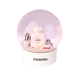 https://dbiyorq10n2b9.cloudfront.net/product-images/CACCCHA102/CHANEL-VIP-Christmas-Snow-Globe-1.jpg.webp