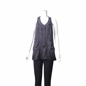 https://dbiyorq10n2b9.cloudfront.net/product-images/CAPPBAL0016/BALENCIAGA-Vintage-Silk-Sleeveless-Shirt-Black_1.jpg.webp