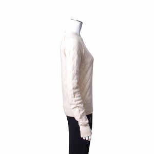 https://dbiyorq10n2b9.cloudfront.net/product-images/CAPPBUR0175/BURBERRY-Wool-Quilted-Sweater-Off-White-..jpg.webp