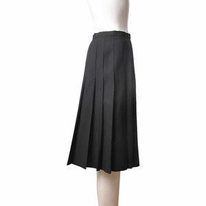 https://dbiyorq10n2b9.cloudfront.net/product-images/CAPPBUR0212/BURBERRY-Wool-Pleated-Skirt-Black_2.jpg.webp