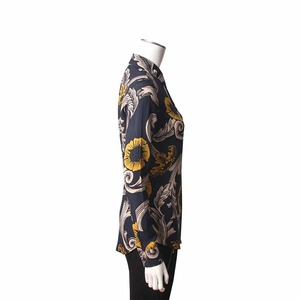 https://dbiyorq10n2b9.cloudfront.net/product-images/CAPPBUR0238/BURBERRY-Silk-Floral-Shirt-Navy-2.jpg.webp