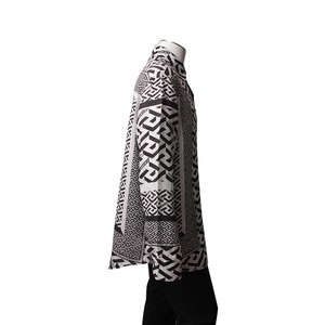 https://dbiyorq10n2b9.cloudfront.net/product-images/CAPPVER0100/VERSACE-Linen-La-Greca-Shirt-Black-White_2.jpg.webp