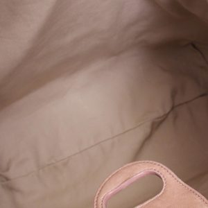 https://dbiyorq10n2b9.cloudfront.net/product-images/CBAGAMQ0012/ALEXANDER-MCQUEEN-Vintage-Leather-Top-Handle-Bag-Beige-Pink.jpg.webp