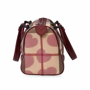 https://dbiyorq10n2b9.cloudfront.net/product-images/CBAGBUR0060/BURBERRY-Patent-Heart-Print-Boston-Bag-Pink-side2.jpg.webp