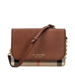 https://dbiyorq10n2b9.cloudfront.net/product-images/CBAGBUR0154/BURBERRY-Leather-Check-Hampshire-Wallet-On-Chain-Brown_1.jpg.webp