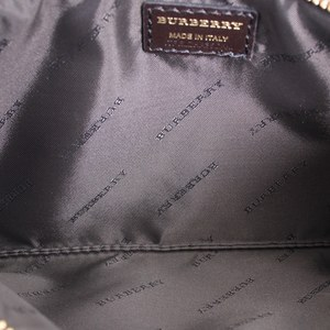 https://dbiyorq10n2b9.cloudfront.net/product-images/CBAGBUR0246/BURBERRY-Haymarket-Check-Peyton-Crossbody-Bag-Beige-Brown_7.jpg.webp