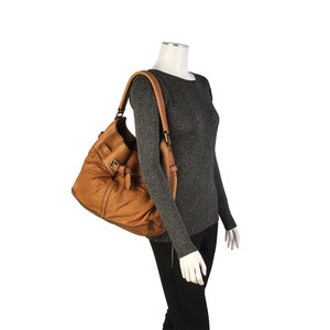 https://dbiyorq10n2b9.cloudfront.net/product-images/CBAGBUR144/BURBBERY-Soft-Leather-Belted-Tote-mannequin.jpg.webp