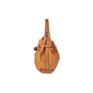 https://dbiyorq10n2b9.cloudfront.net/product-images/CBAGBUR144/BURBBERY-Soft-Leather-Belted-Tote-side-2.jpg.webp