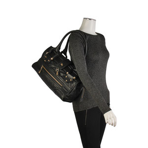 https://dbiyorq10n2b9.cloudfront.net/product-images/CBAGBUR185/BURBERRY-Quilted-Leather-Large-Manor-Tote-Black-mannequin.jpg.webp