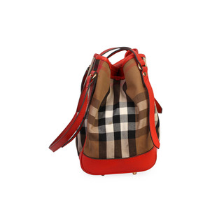 https://dbiyorq10n2b9.cloudfront.net/product-images/CBAGBUR230/BURBERRY-House-Check-Canterbury-Tote-Orange-side-1.jpg.webp