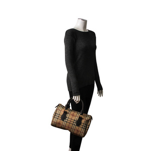 https://dbiyorq10n2b9.cloudfront.net/product-images/CBAGBUR237/BURBERRY-Haymarket-Check-Bowling-Bag-Chocolate-mannequin.jpg.webp