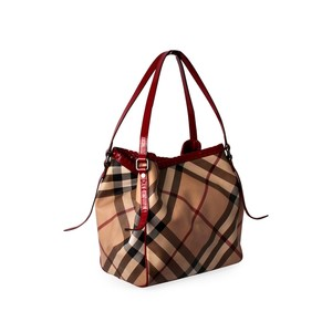 https://dbiyorq10n2b9.cloudfront.net/product-images/CBAGBUR242/BURBERRY-Check-Canterbury-Tote-Red-angle.jpg.webp