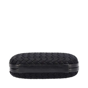 https://dbiyorq10n2b9.cloudfront.net/product-images/CBAGBV0020/BOTTEGA-VENETTA-Satin-Intrecciato-Knot-Clutch-Black_6.jpg.webp
