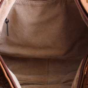 https://dbiyorq10n2b9.cloudfront.net/product-images/CBAGBV0036/BOTTEGA-VENETA-Vintage-Intrecciato-Shoulder-Bag-Brown_7.jpg.webp