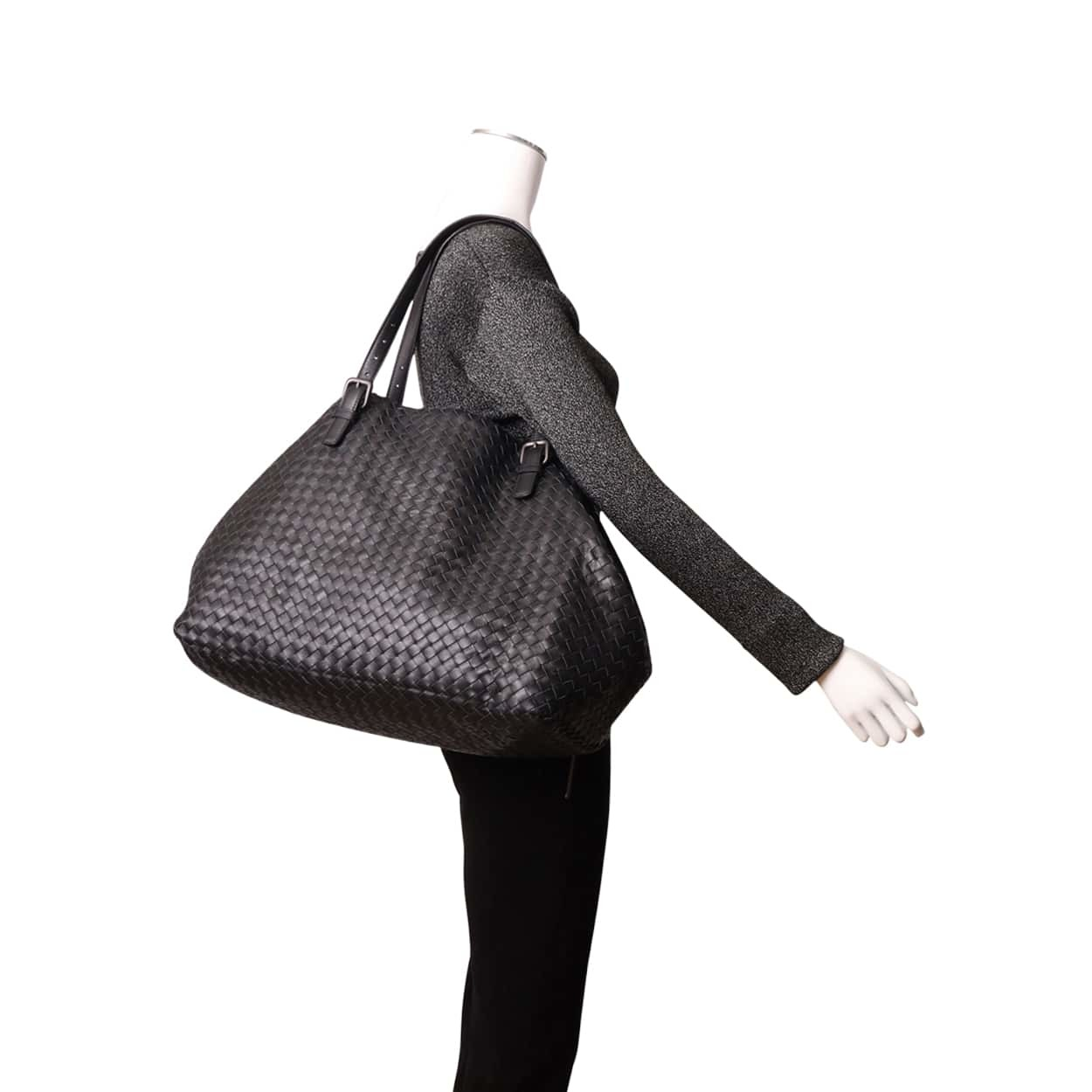 BOTTEGA VENETA Nappa Intrecciato Medium Cesta Tote Black | Luxity
