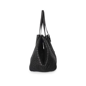 https://dbiyorq10n2b9.cloudfront.net/product-images/CBAGBV0039/BOTTEGA-VENETA-Nappa-Intrecciato-Medium-Cesta-Tote-Black_3.jpg.webp